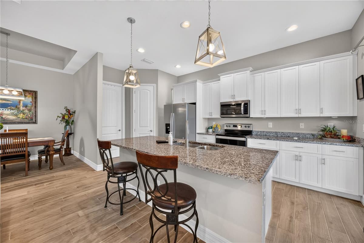 119 GREEN OAK PARK — photo 14 of 63