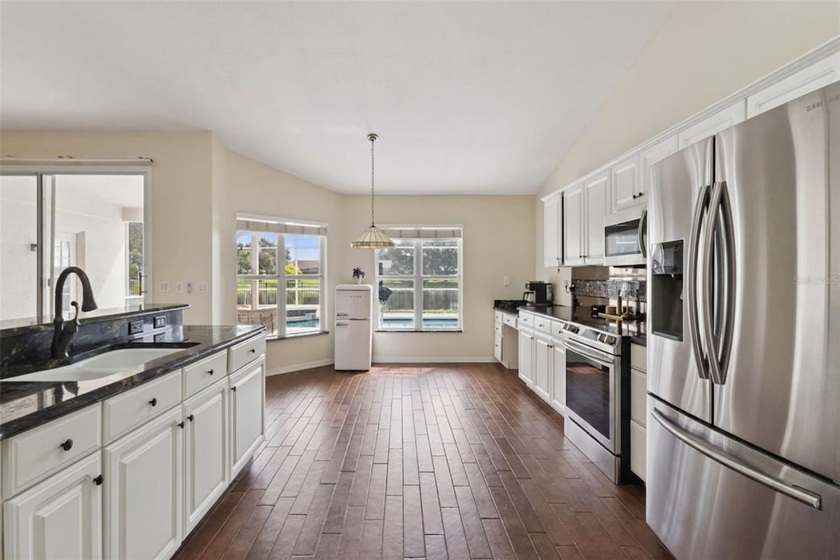 14313 ROXSHIRE DRIVE — photo 13 of 46
