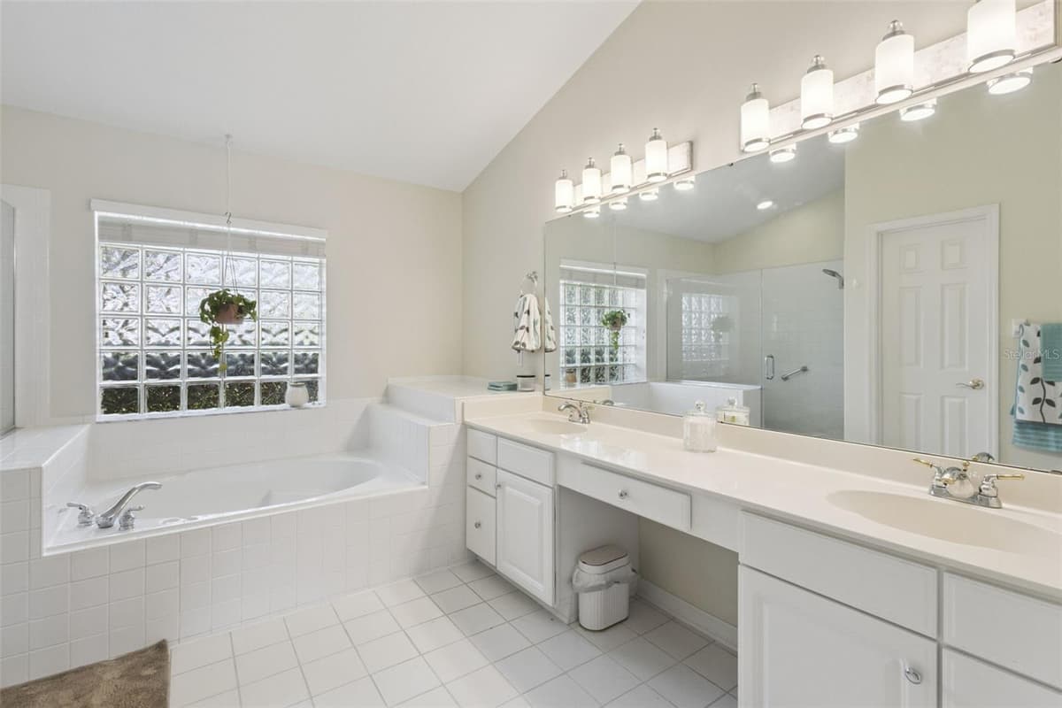 14313 ROXSHIRE DRIVE — photo 26 of 46