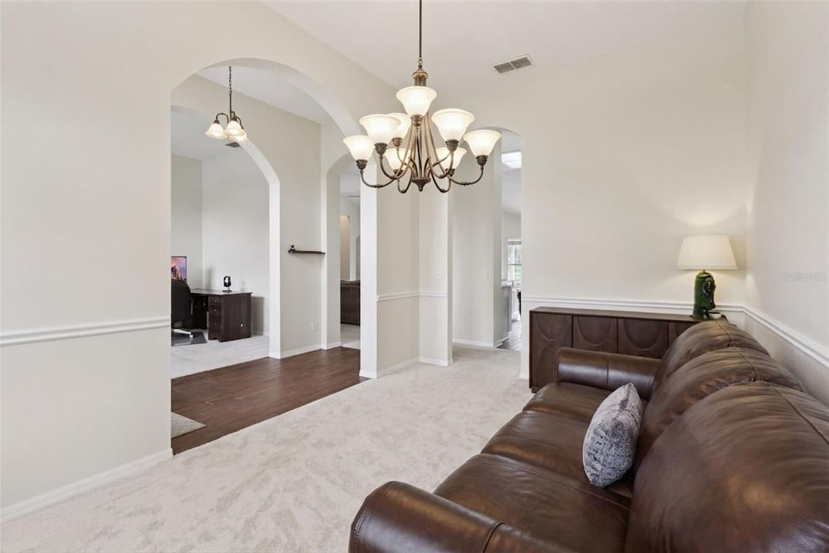 14313 ROXSHIRE DRIVE — photo 4 of 46