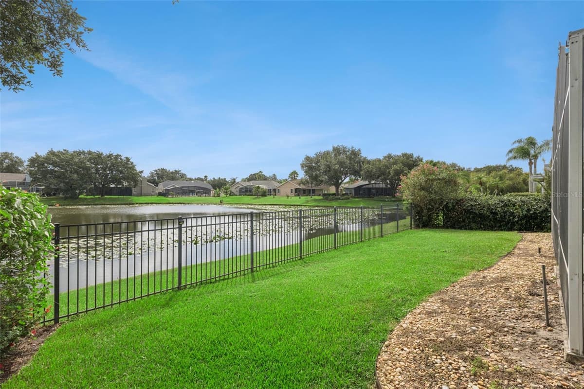 14313 ROXSHIRE DRIVE — photo 36 of 46