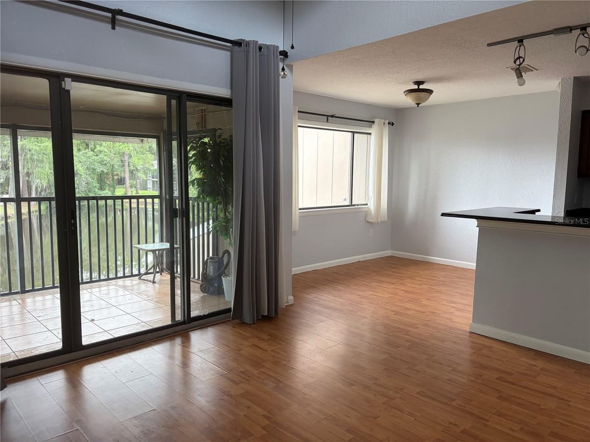 5926 PEREGRINE AVENUE — photo 2 of 17
