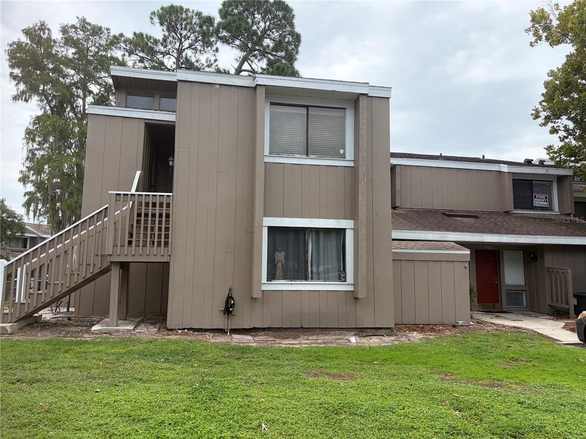 5926 PEREGRINE AVENUE — photo 1 of 17