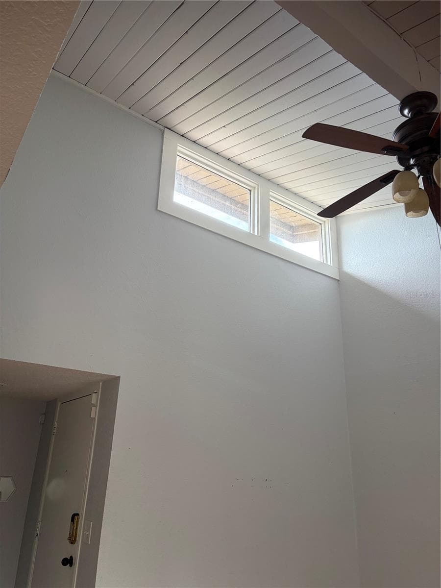 5926 PEREGRINE AVENUE — photo 9 of 17