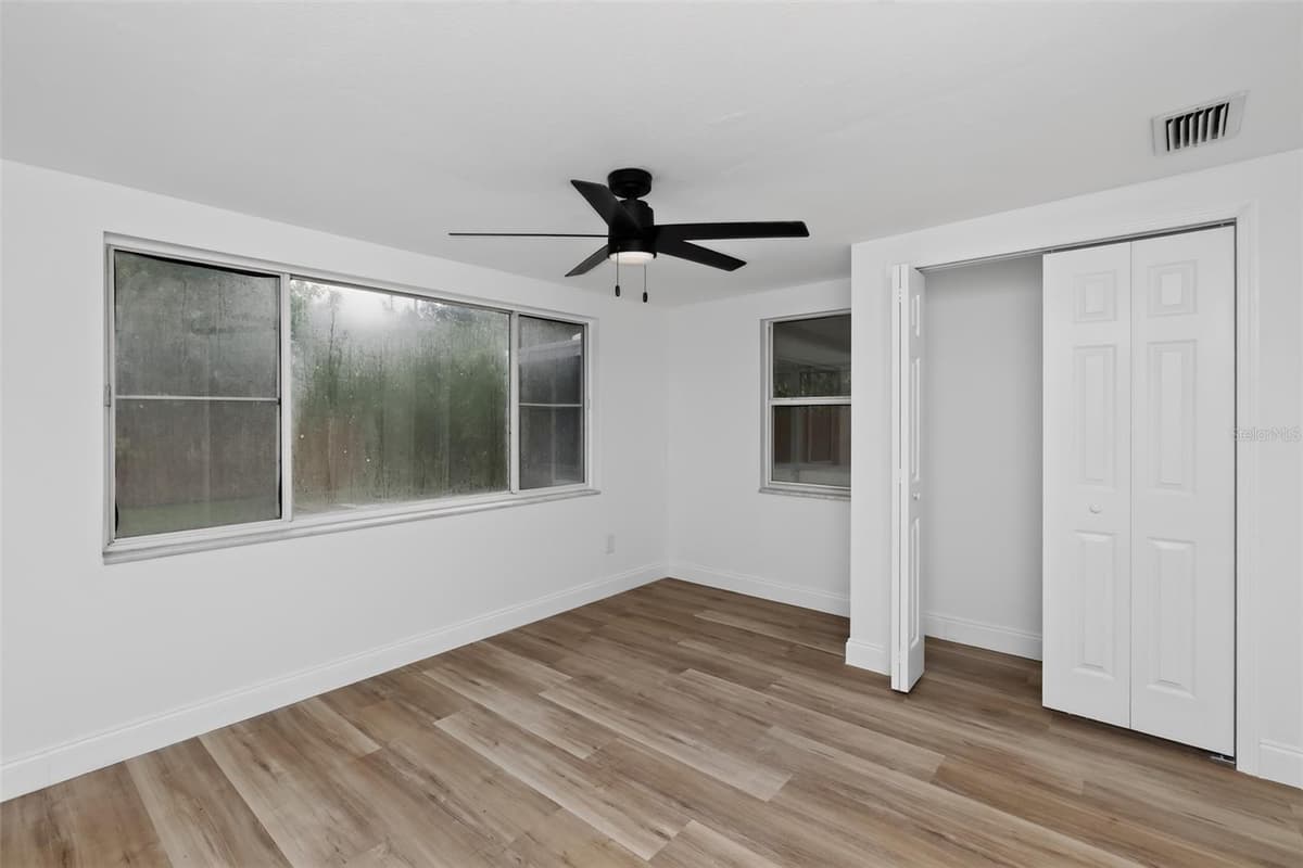 5644 BERLIN DRIVE — photo 13 of 28