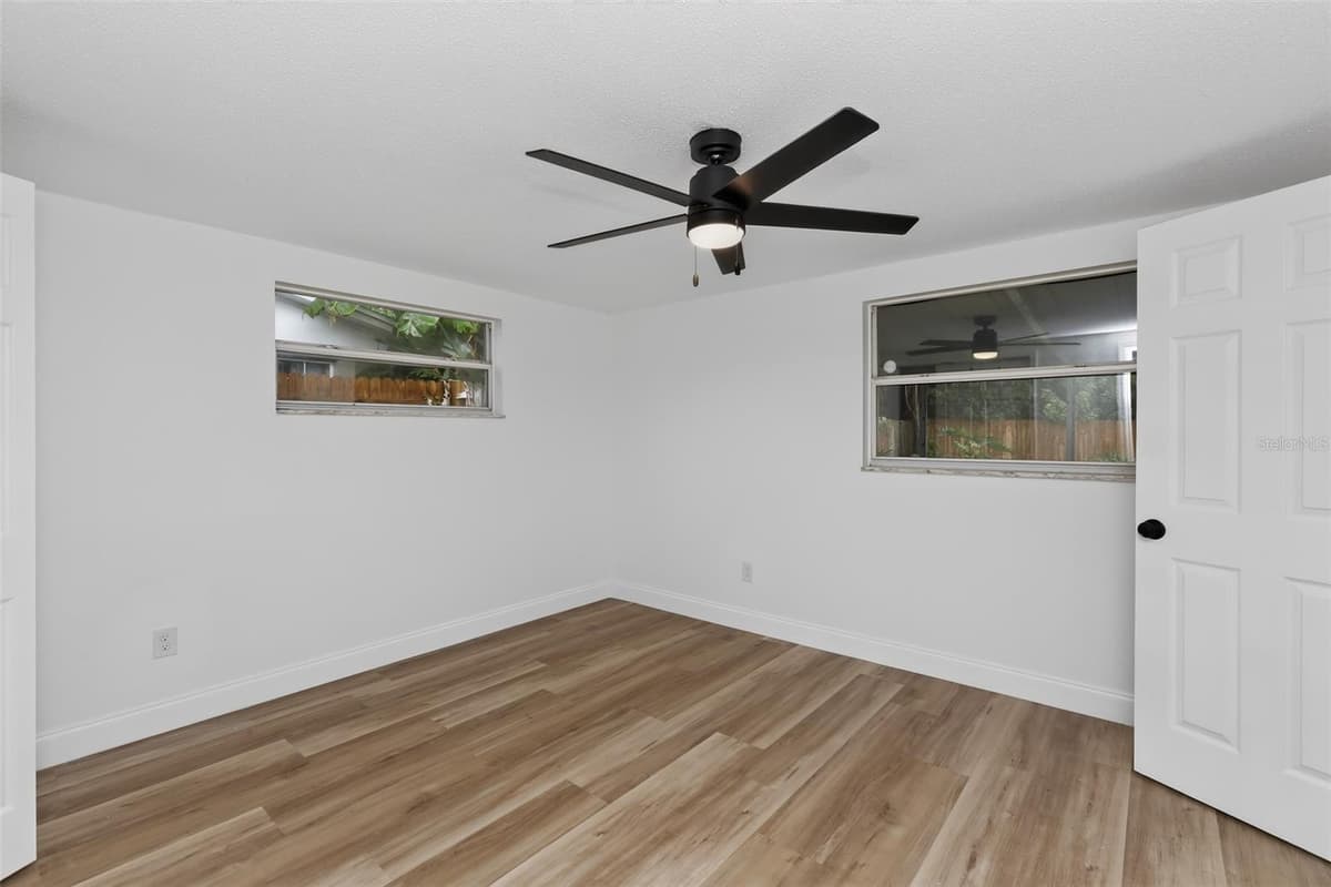5644 BERLIN DRIVE — photo 16 of 28