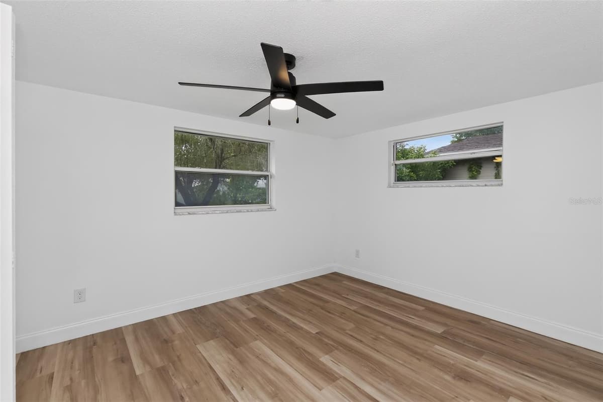 5644 BERLIN DRIVE — photo 15 of 28