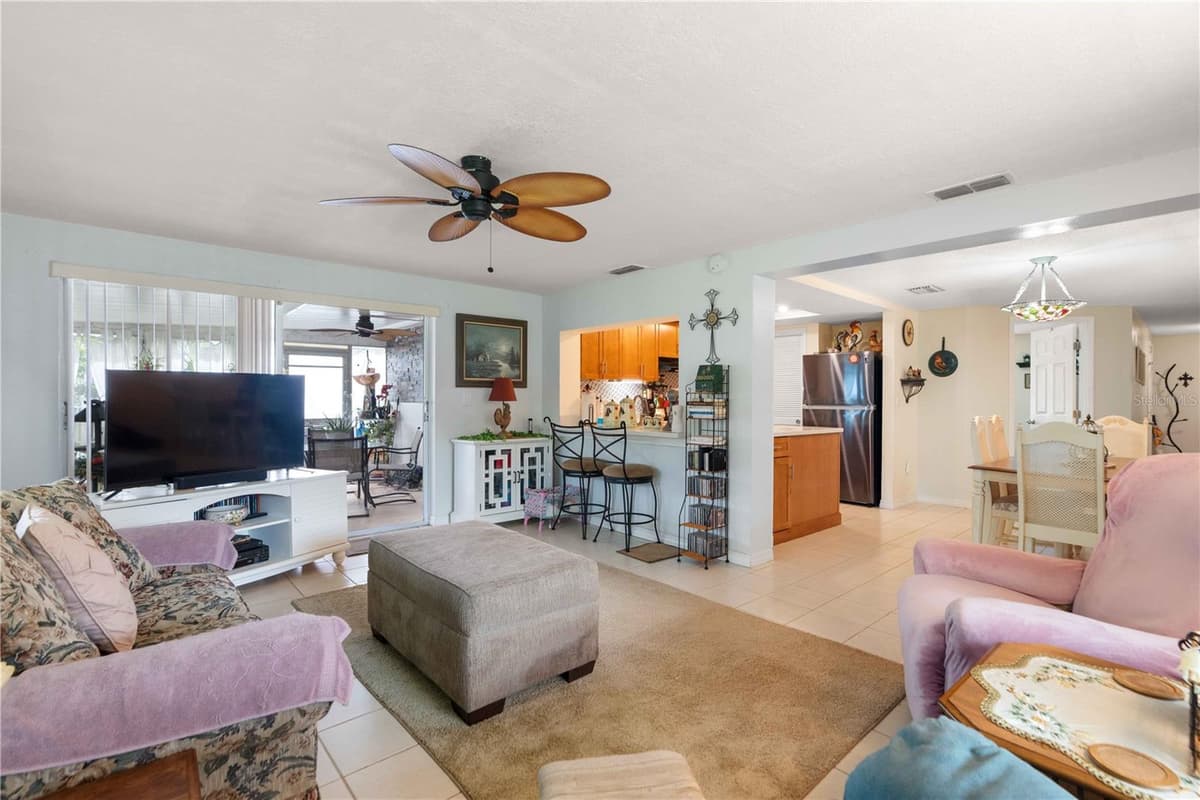 8216 CAVALRY DRIVE — photo 2 of 17