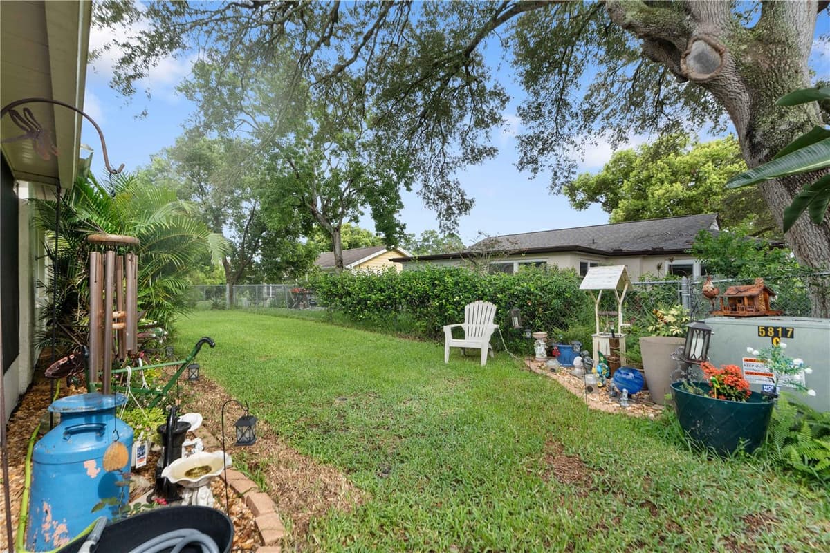 8216 CAVALRY DRIVE — photo 15 of 17