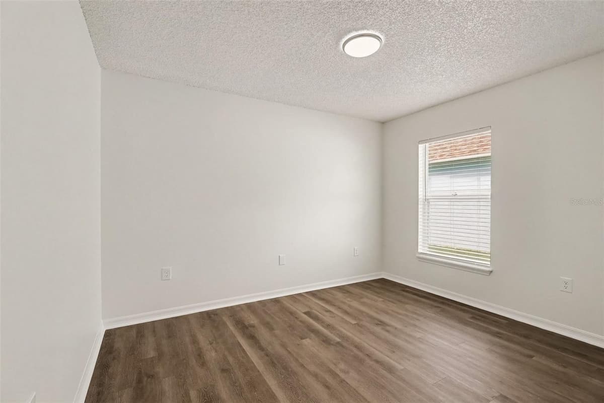 2056 REDWOOD CIRCLE — photo 6 of 15