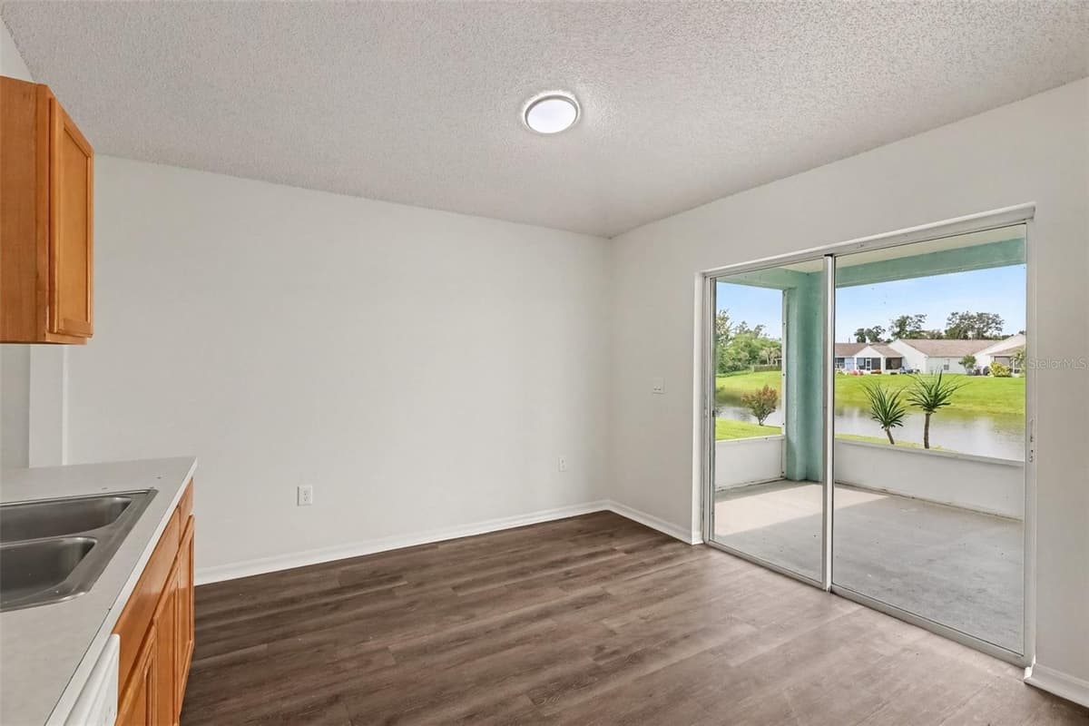 2056 REDWOOD CIRCLE — photo 4 of 15