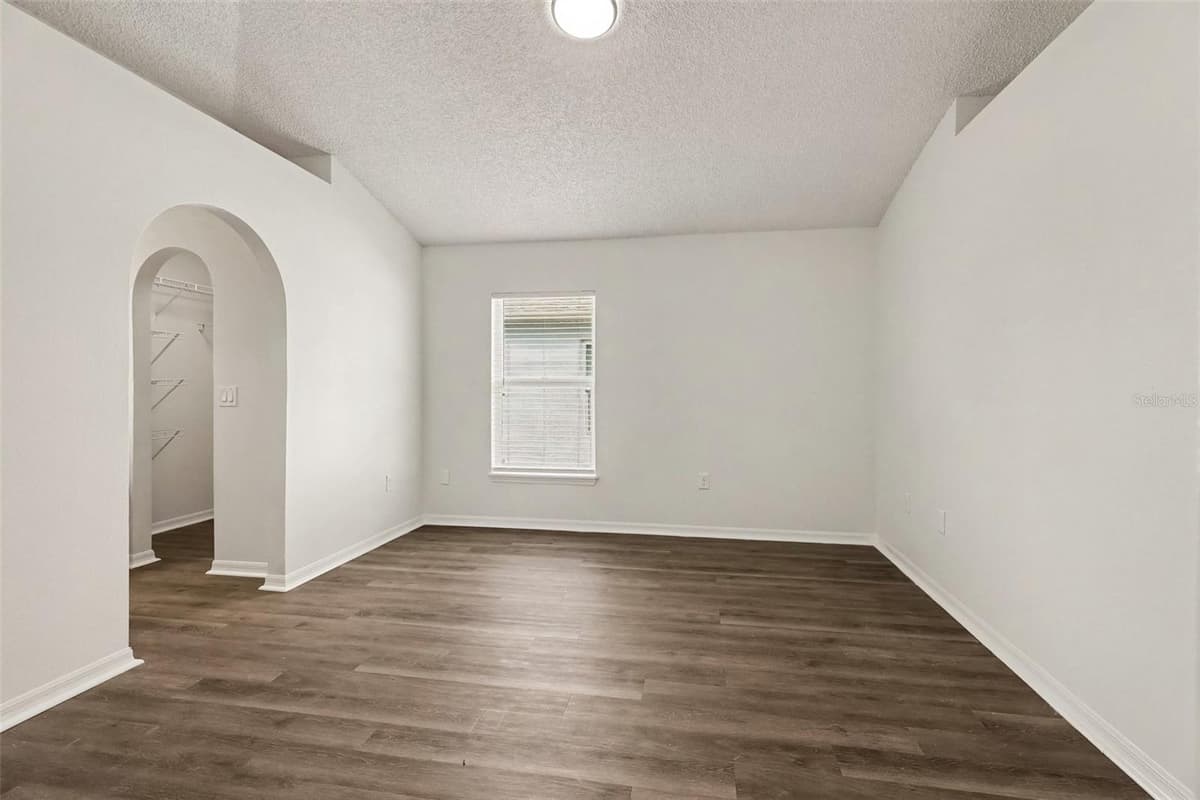 2056 REDWOOD CIRCLE — photo 10 of 15