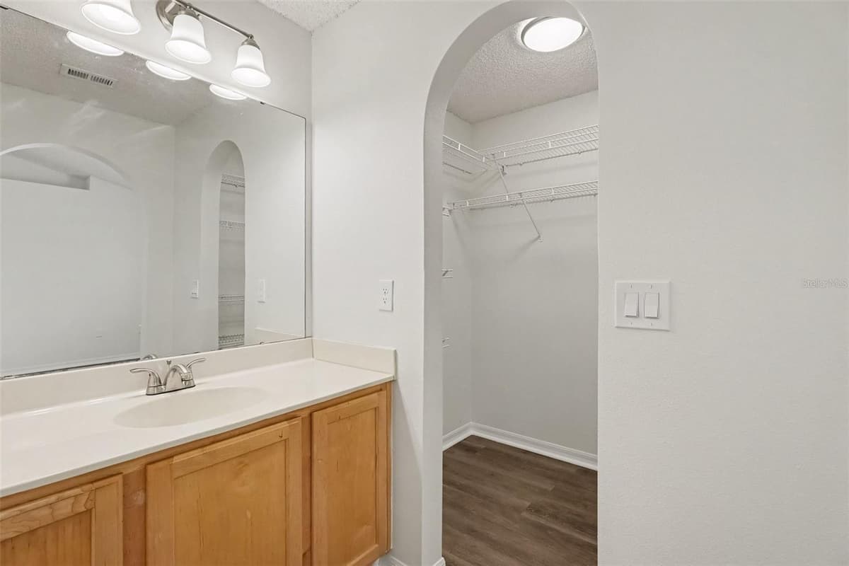 2056 REDWOOD CIRCLE — photo 11 of 15