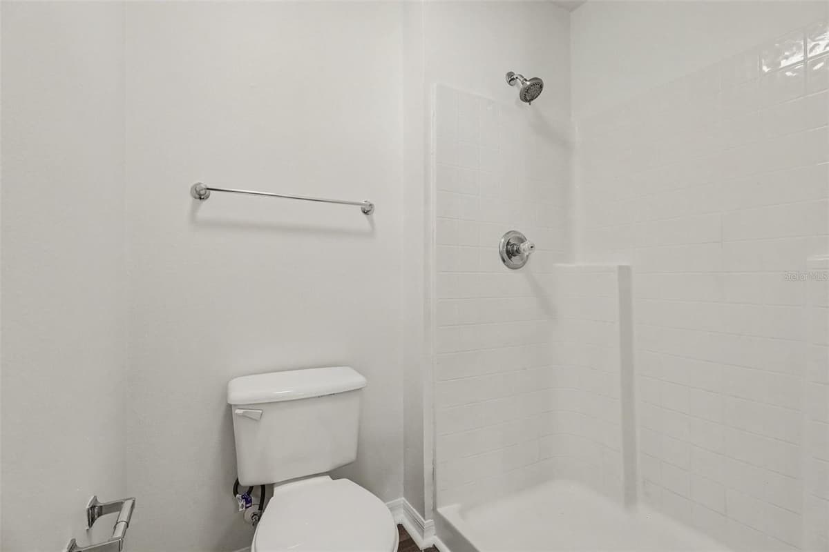2056 REDWOOD CIRCLE — photo 8 of 15