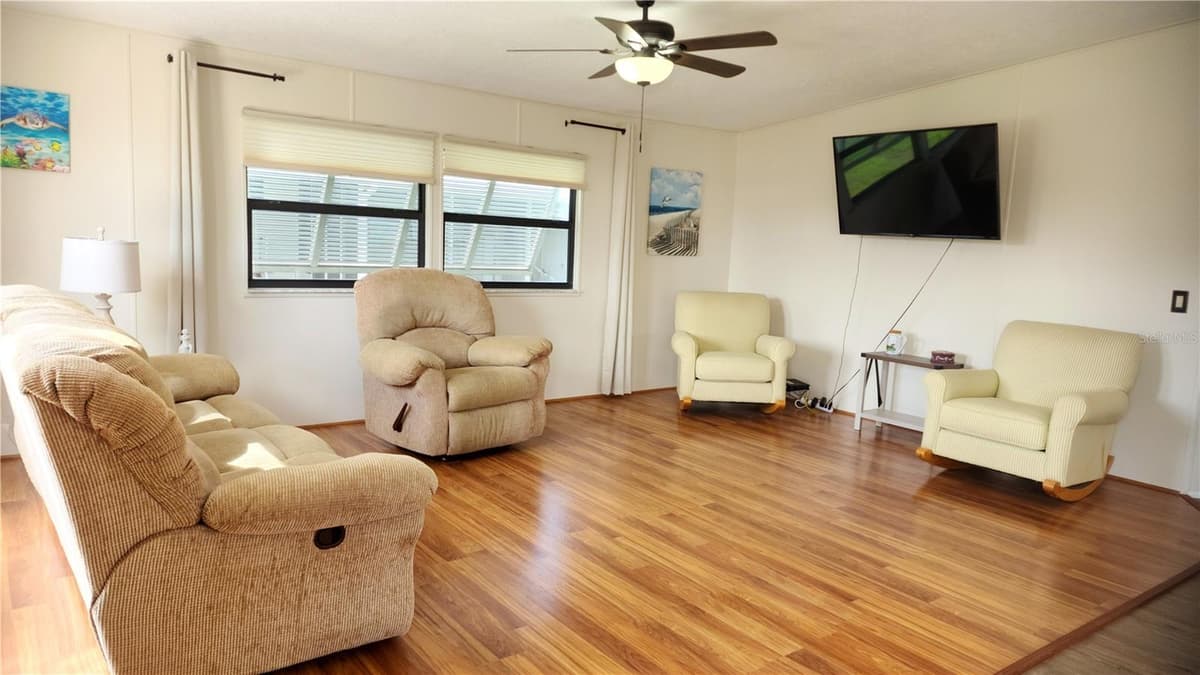 2100 KINGS HIGHWAY — photo 14 of 44