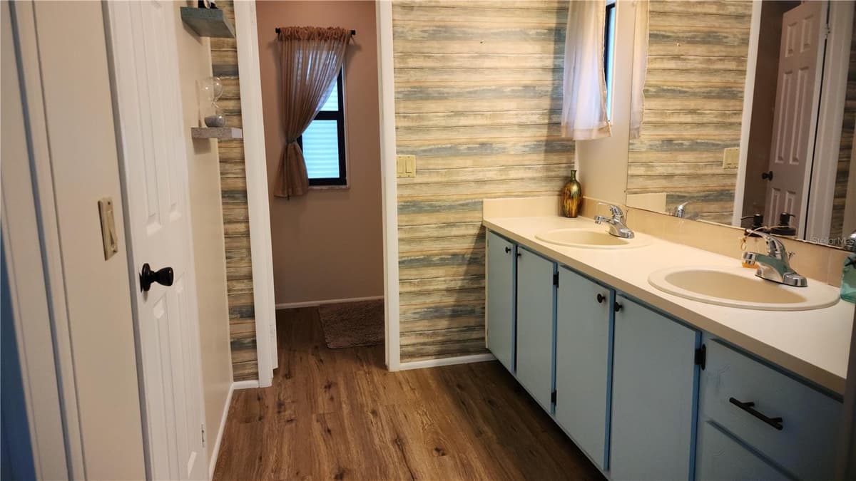 2100 KINGS HIGHWAY — photo 20 of 44