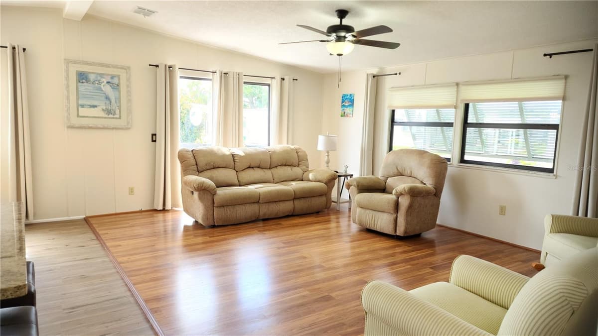 2100 KINGS HIGHWAY — photo 13 of 44