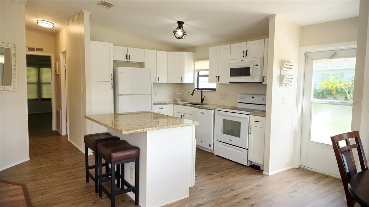 2100 KINGS HIGHWAY — photo 5 of 44