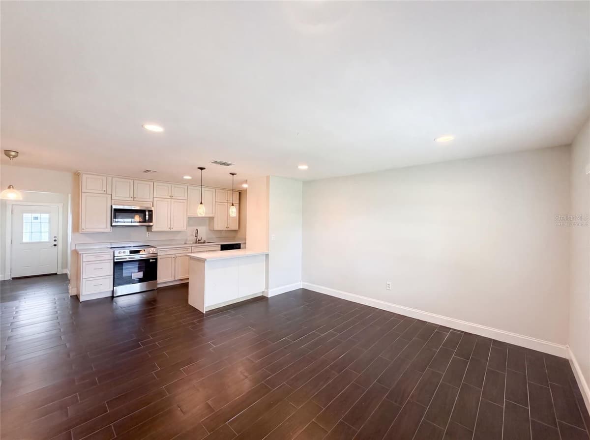 4147 WILLOW SOUTH DRIVE — photo 2 of 18