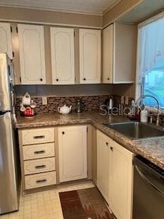 3201 BREWSTER DRIVE — photo 10 of 21