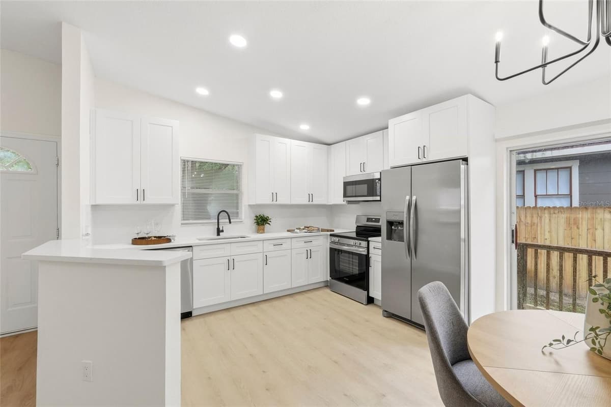 1316 GIDDENS AVENUE — photo 8 of 32