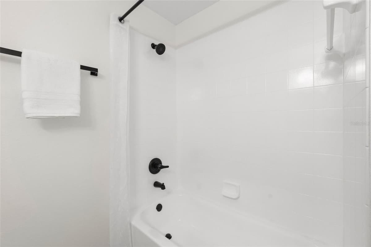 1316 GIDDENS AVENUE — photo 14 of 32