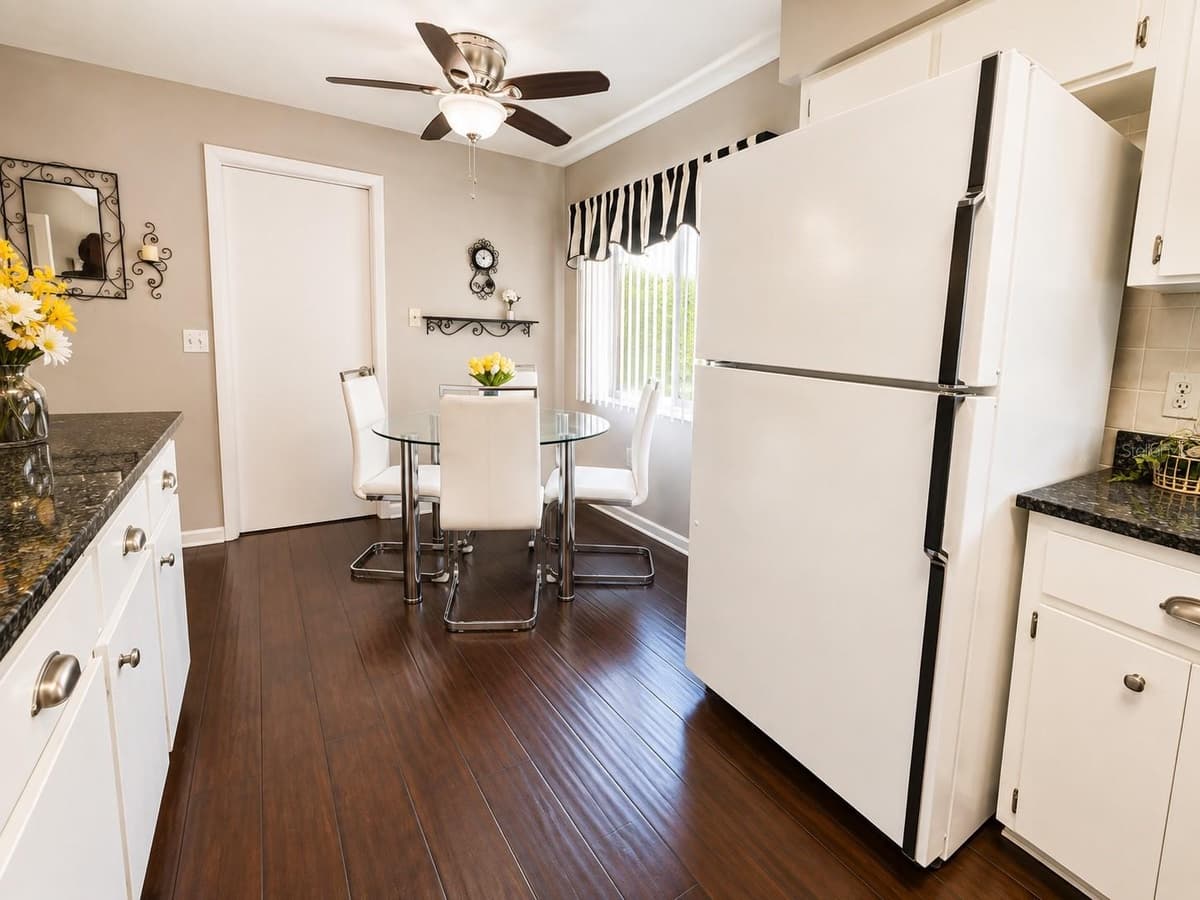 2228 GRAND CYPRESS DRIVE — photo 11 of 28