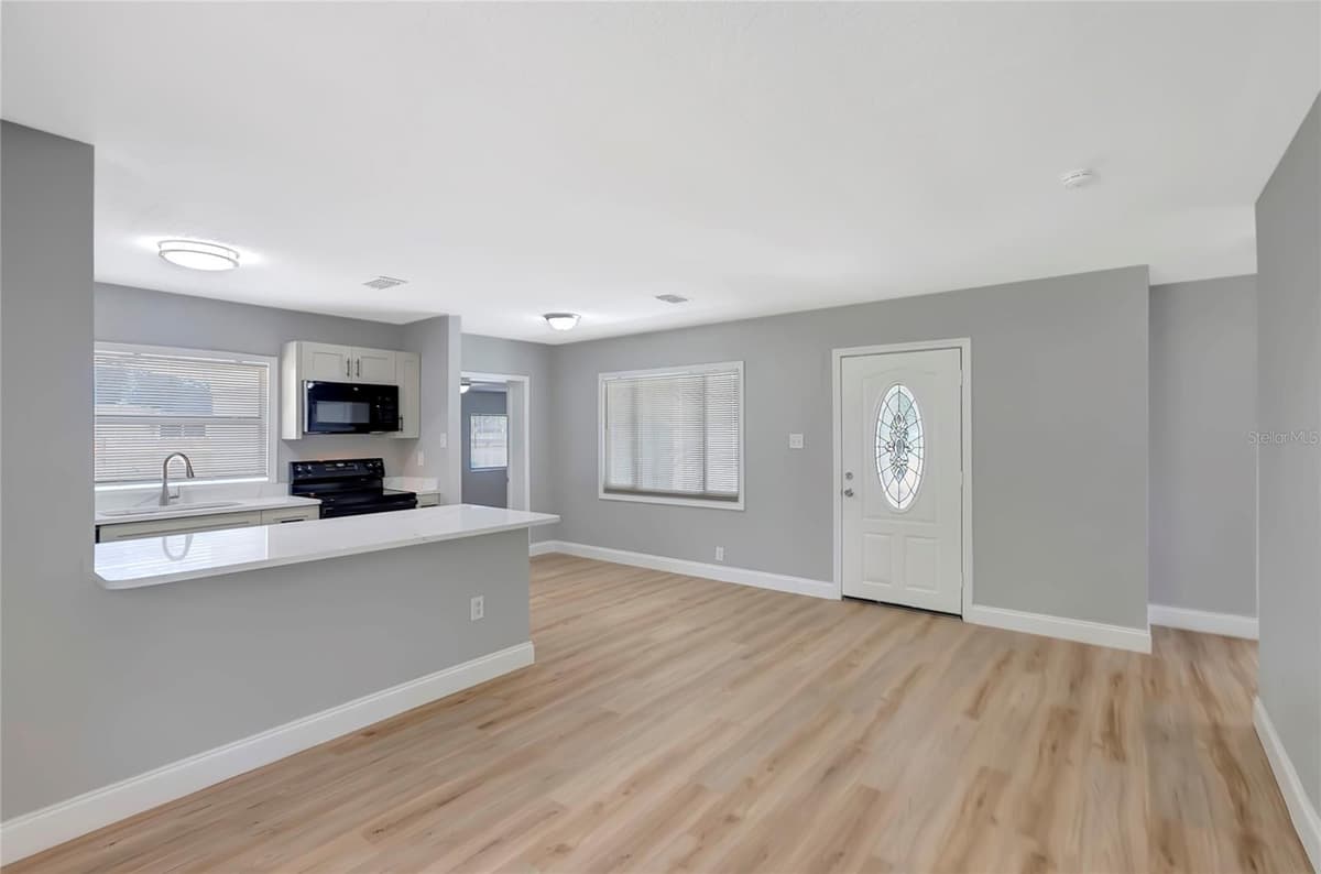 6105 23RD STREET — photo 8 of 34