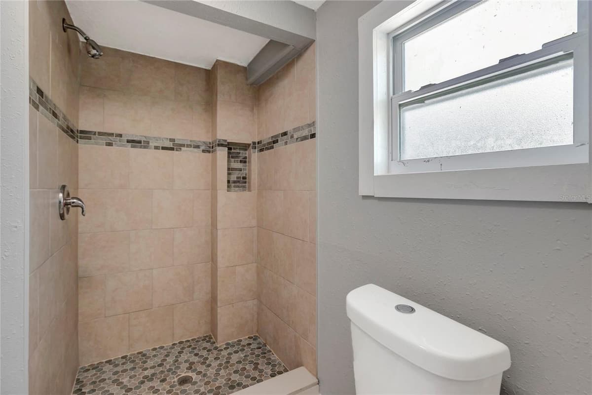 6105 23RD STREET — photo 22 of 34