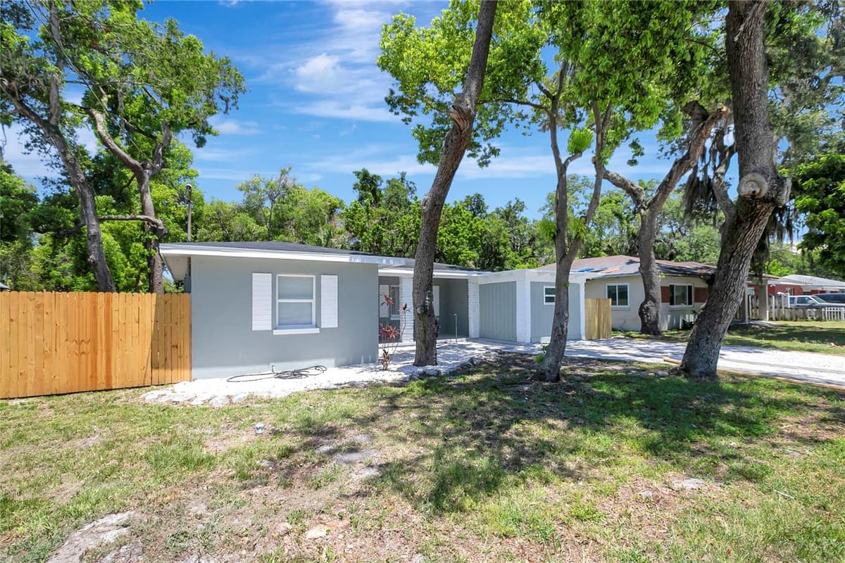 6105 23RD STREET — photo 3 of 34