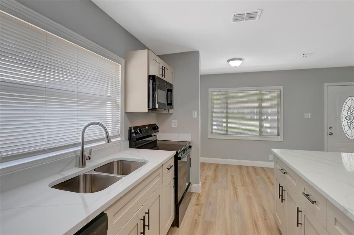 6105 23RD STREET — photo 15 of 34