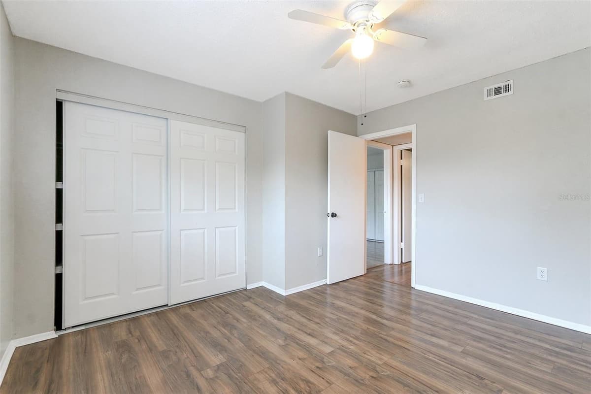 922 LAKE DESTINY ROAD — photo 14 of 21