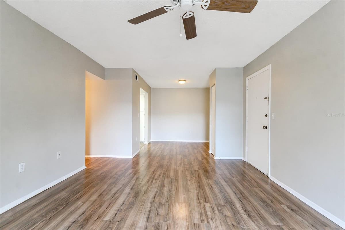 922 LAKE DESTINY ROAD — photo 13 of 21