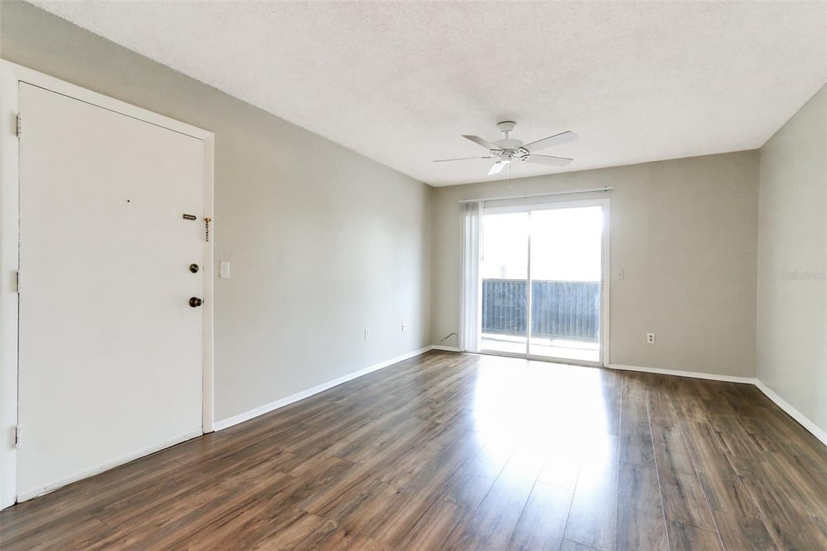 922 LAKE DESTINY ROAD — photo 16 of 21