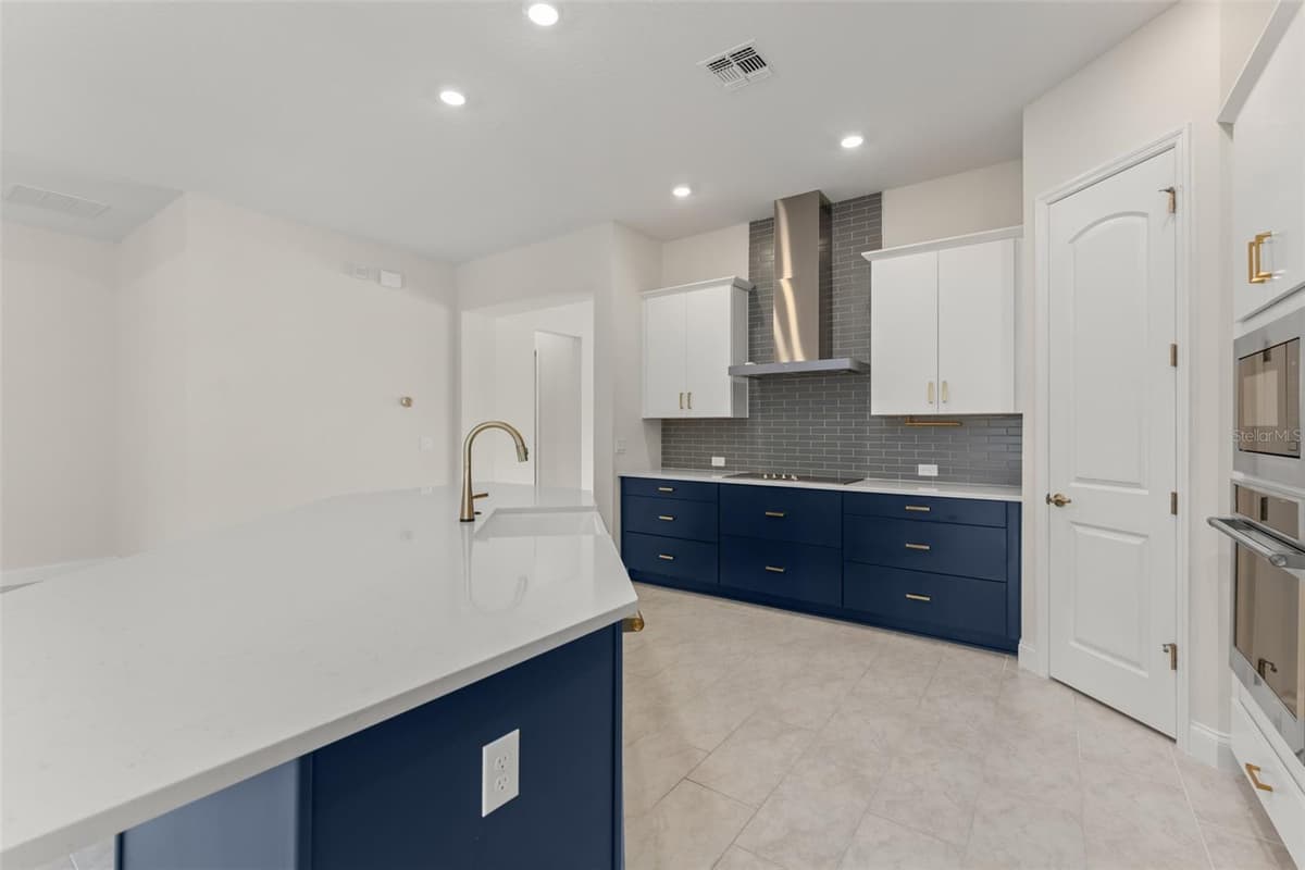 13550 MCMILLAN DRIVE — photo 21 of 60