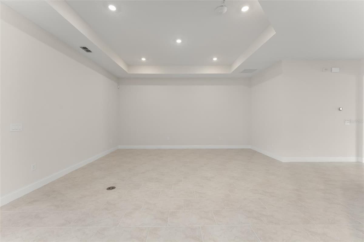 13550 MCMILLAN DRIVE — photo 26 of 60