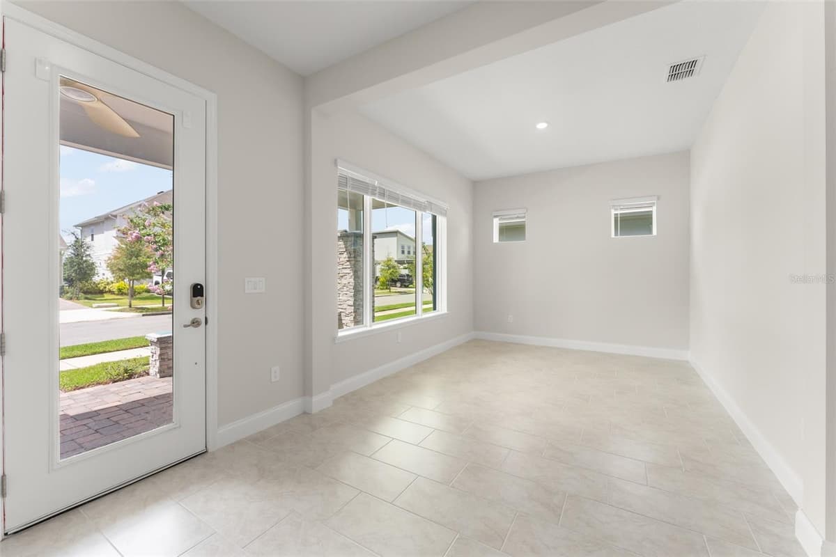 13550 MCMILLAN DRIVE — photo 5 of 60