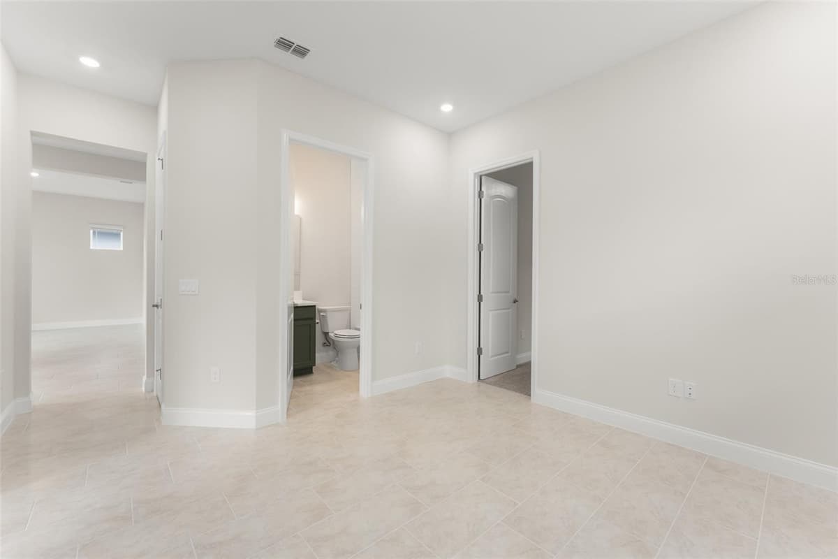 13550 MCMILLAN DRIVE — photo 8 of 60