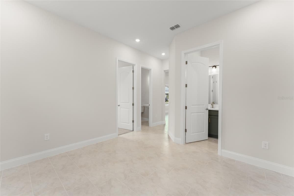 13550 MCMILLAN DRIVE — photo 9 of 60