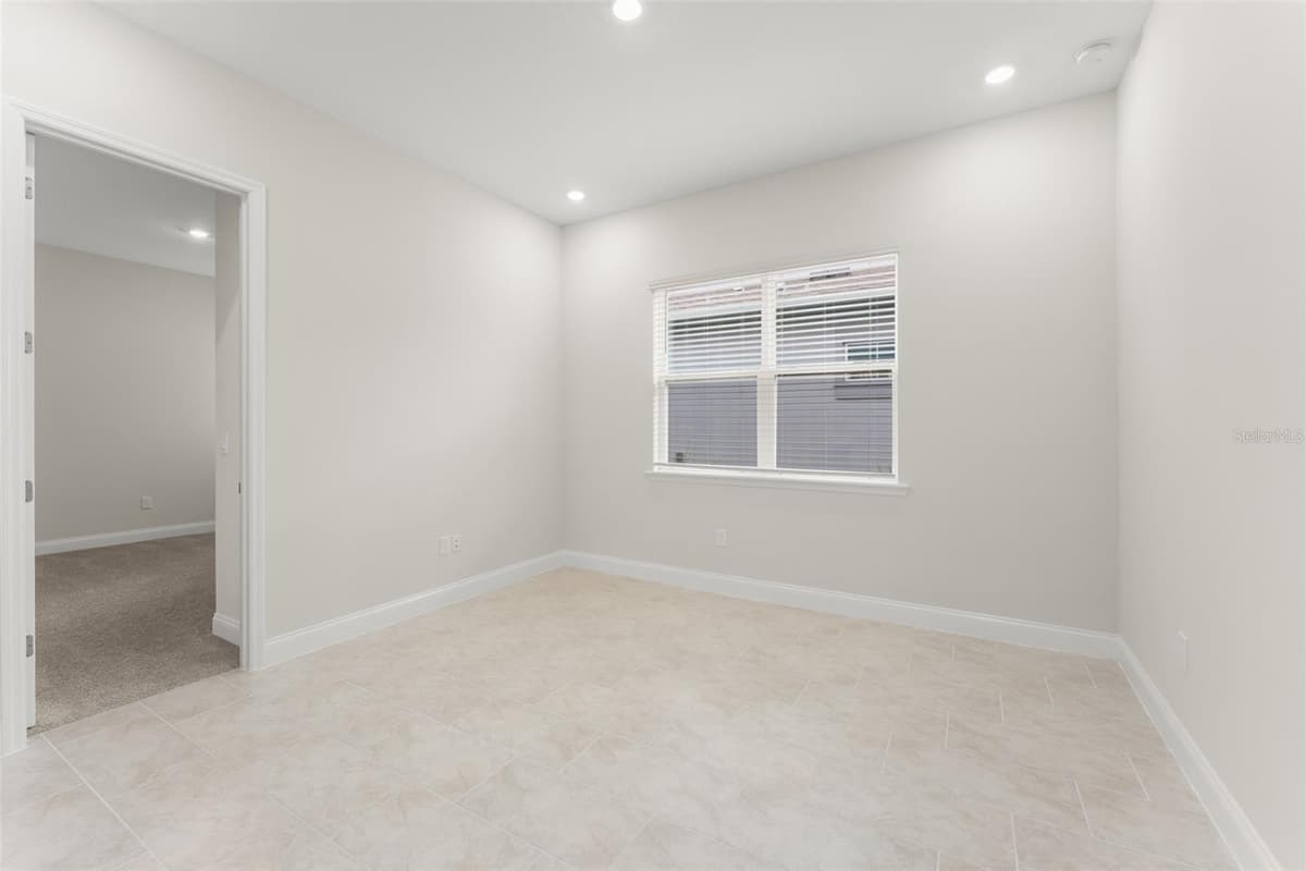 13550 MCMILLAN DRIVE — photo 11 of 60