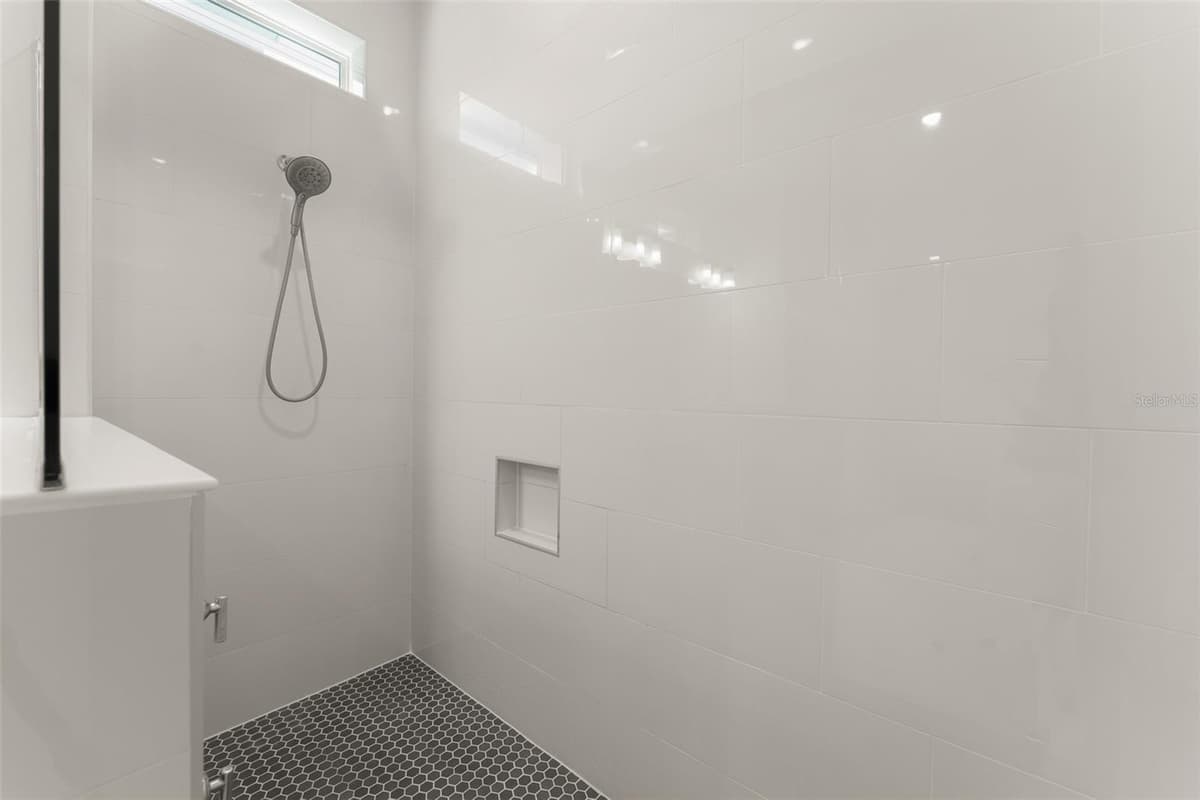 13550 MCMILLAN DRIVE — photo 40 of 60