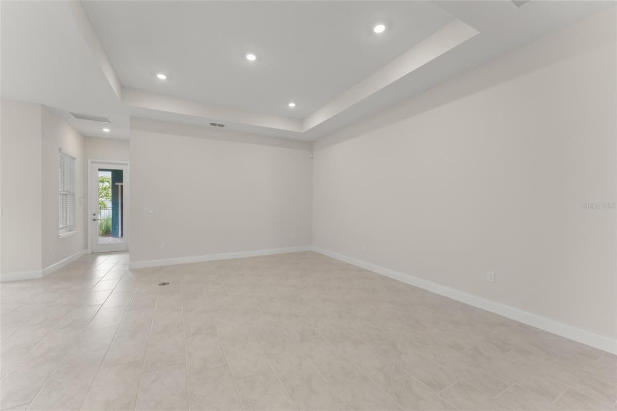 13550 MCMILLAN DRIVE — photo 25 of 60