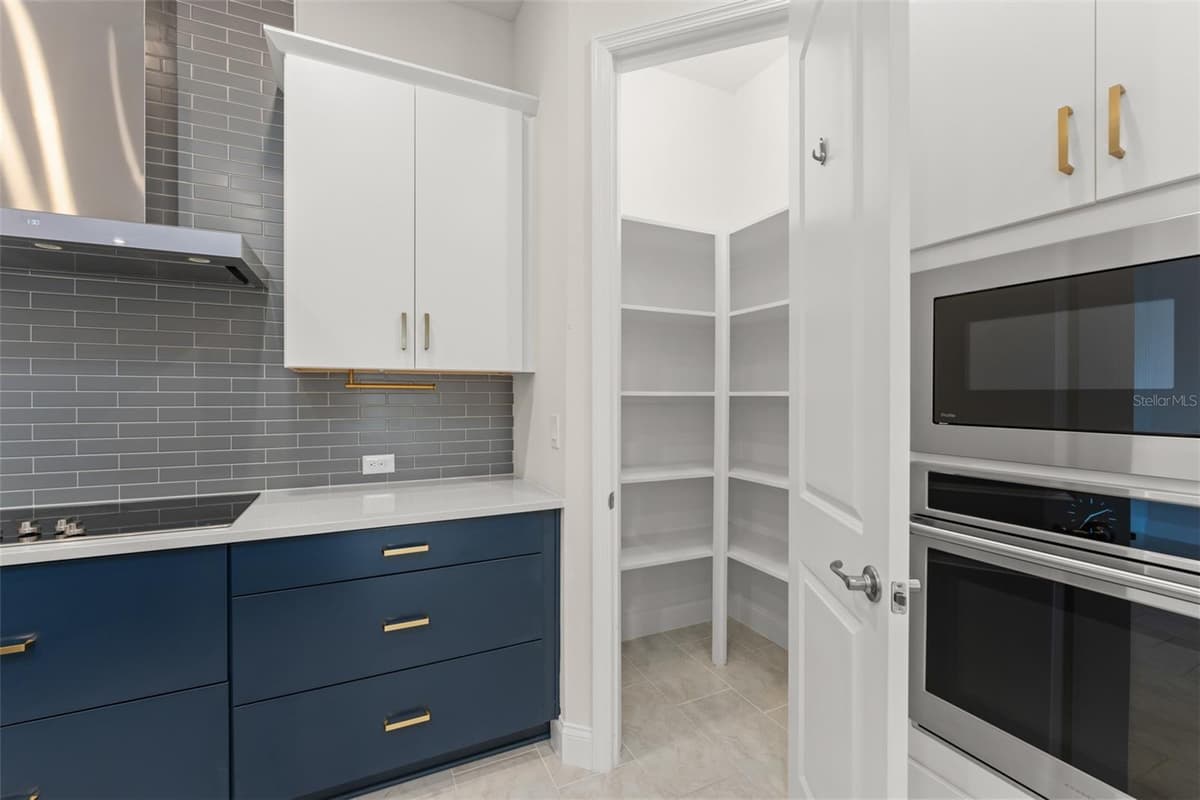 13550 MCMILLAN DRIVE — photo 23 of 60