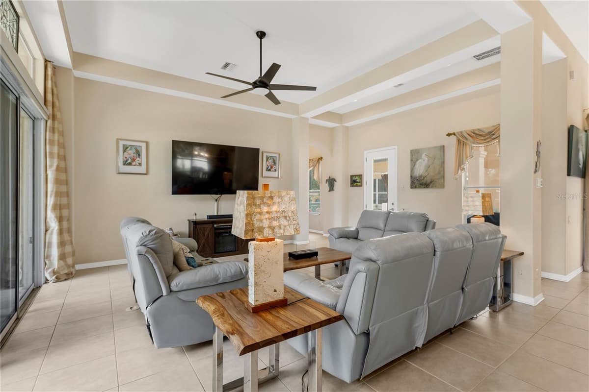 1034 SKYVIEW LANDINGS DRIVE — photo 5 of 52