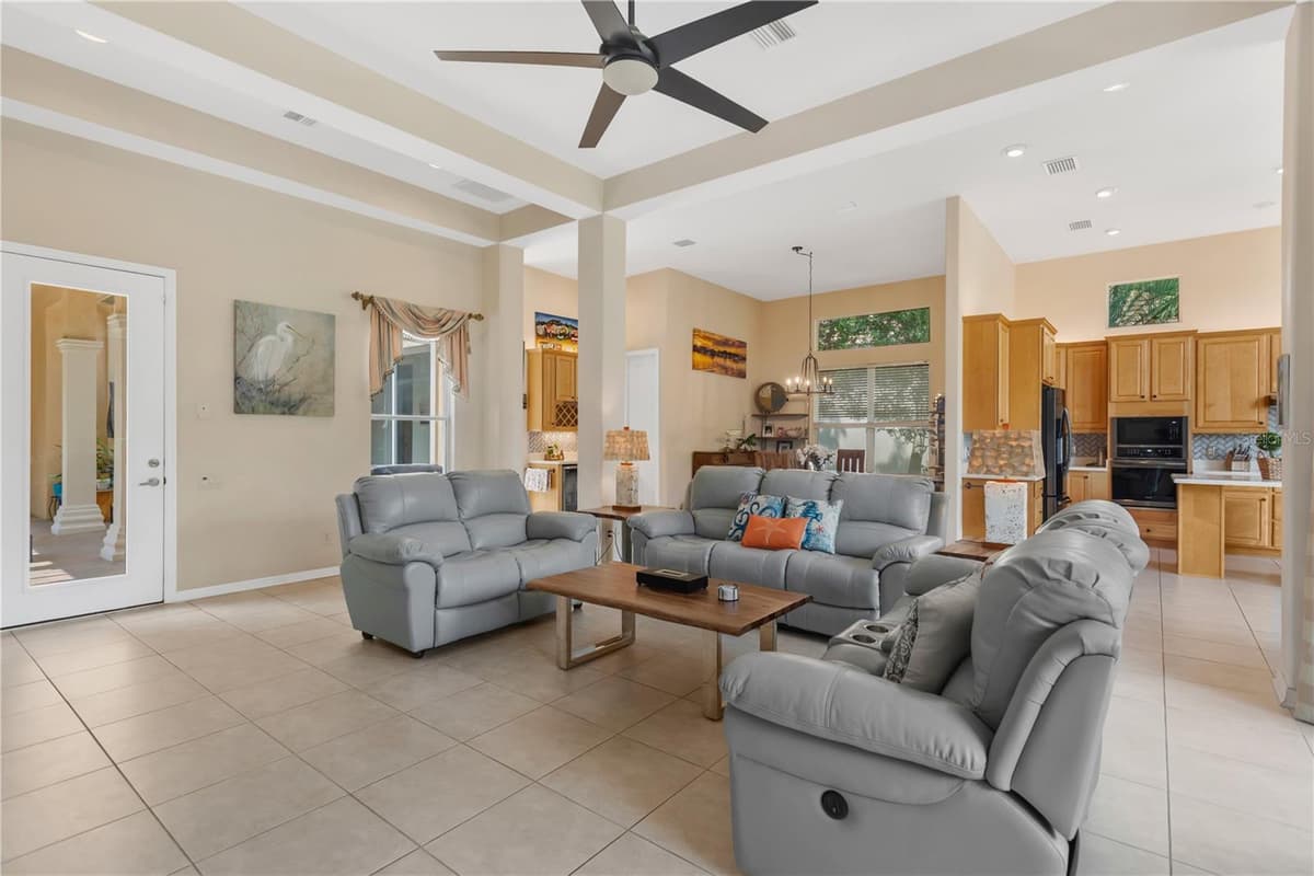 1034 SKYVIEW LANDINGS DRIVE — photo 6 of 52