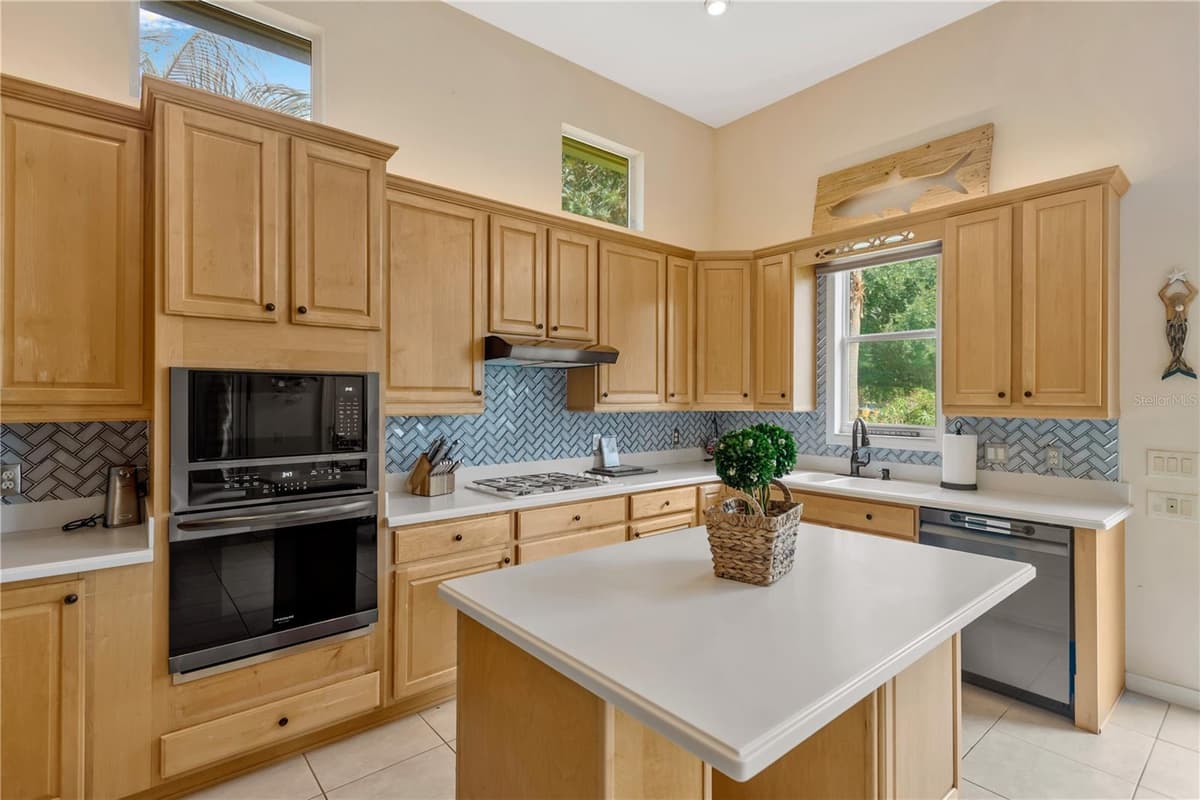 1034 SKYVIEW LANDINGS DRIVE — photo 11 of 52