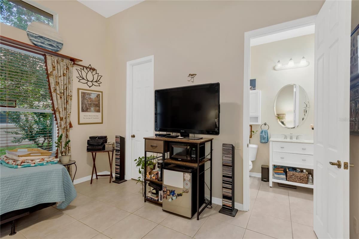 1034 SKYVIEW LANDINGS DRIVE — photo 16 of 52