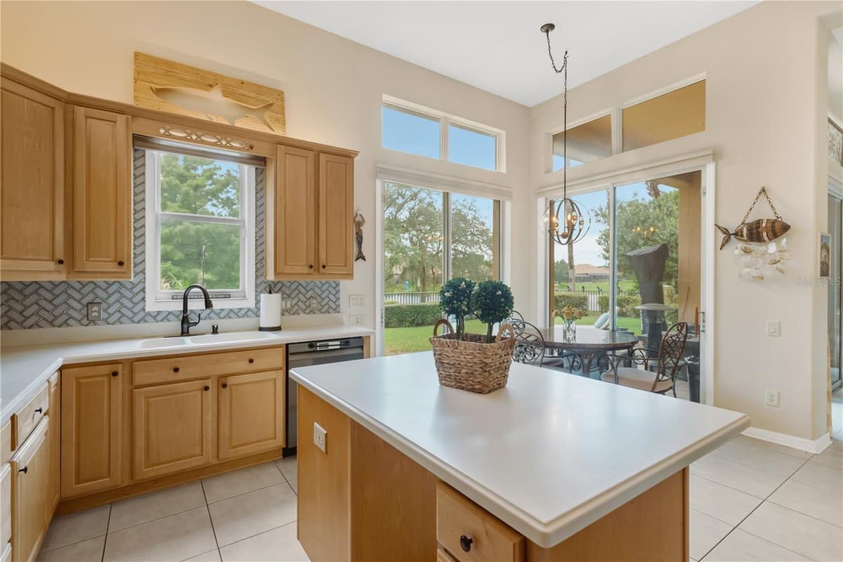 1034 SKYVIEW LANDINGS DRIVE — photo 13 of 52