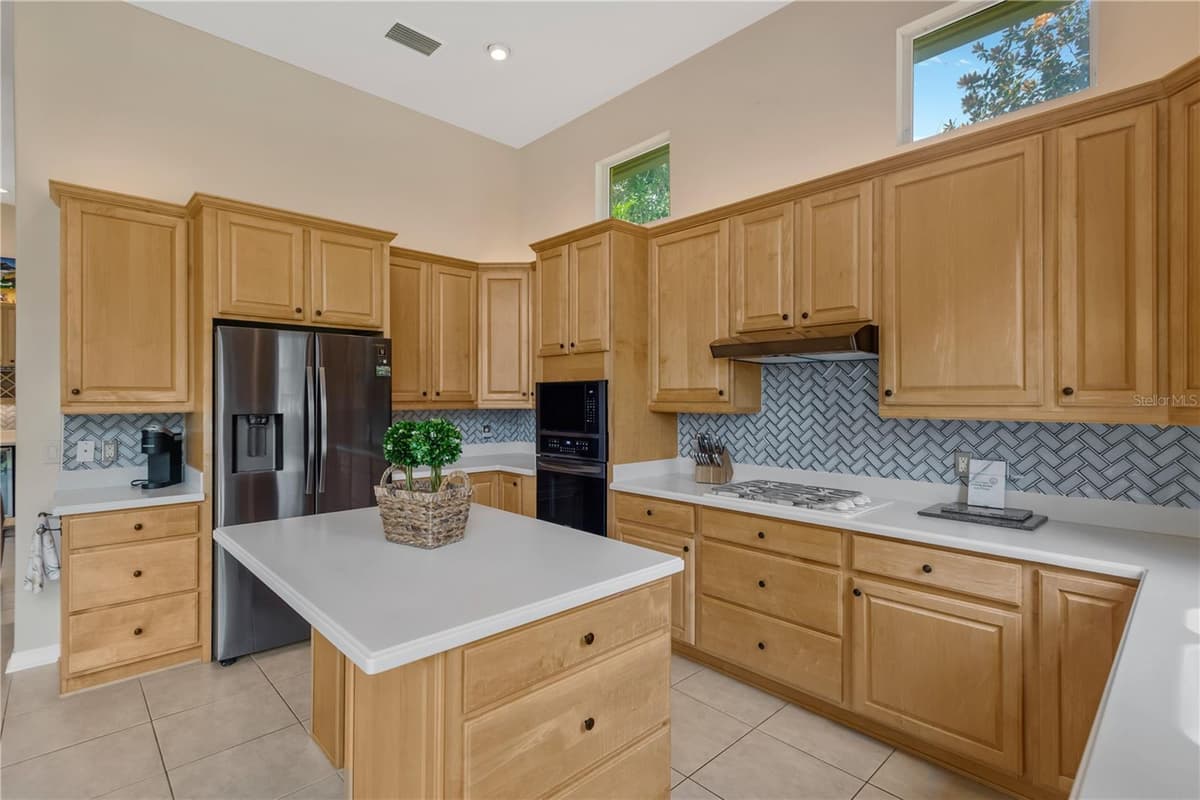 1034 SKYVIEW LANDINGS DRIVE — photo 10 of 52