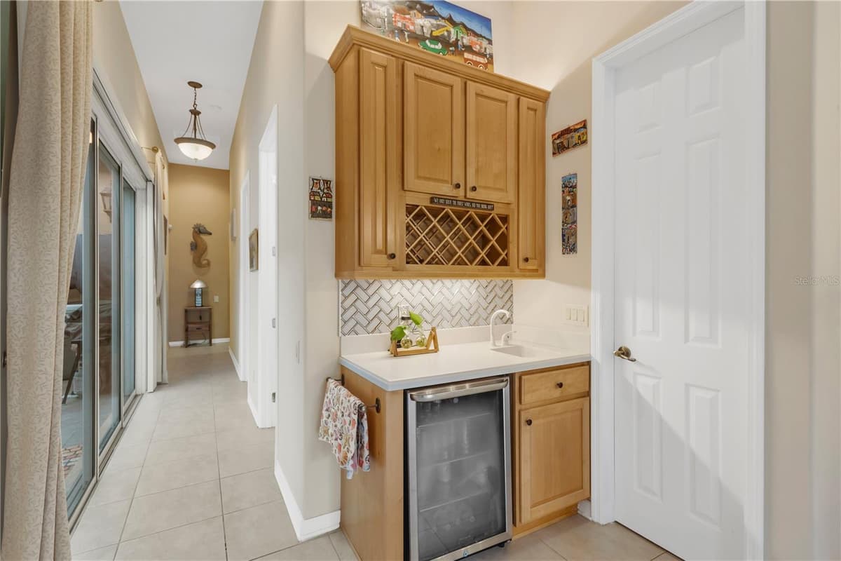 1034 SKYVIEW LANDINGS DRIVE — photo 12 of 52